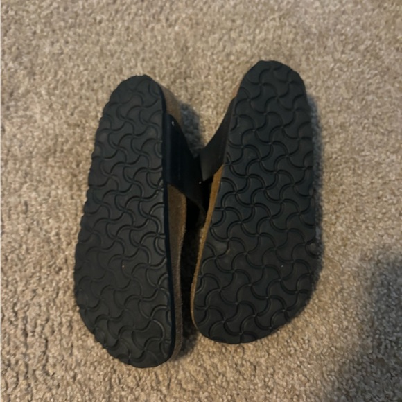 Birkenstock Gizeh Sandals - Picture 4 of 5